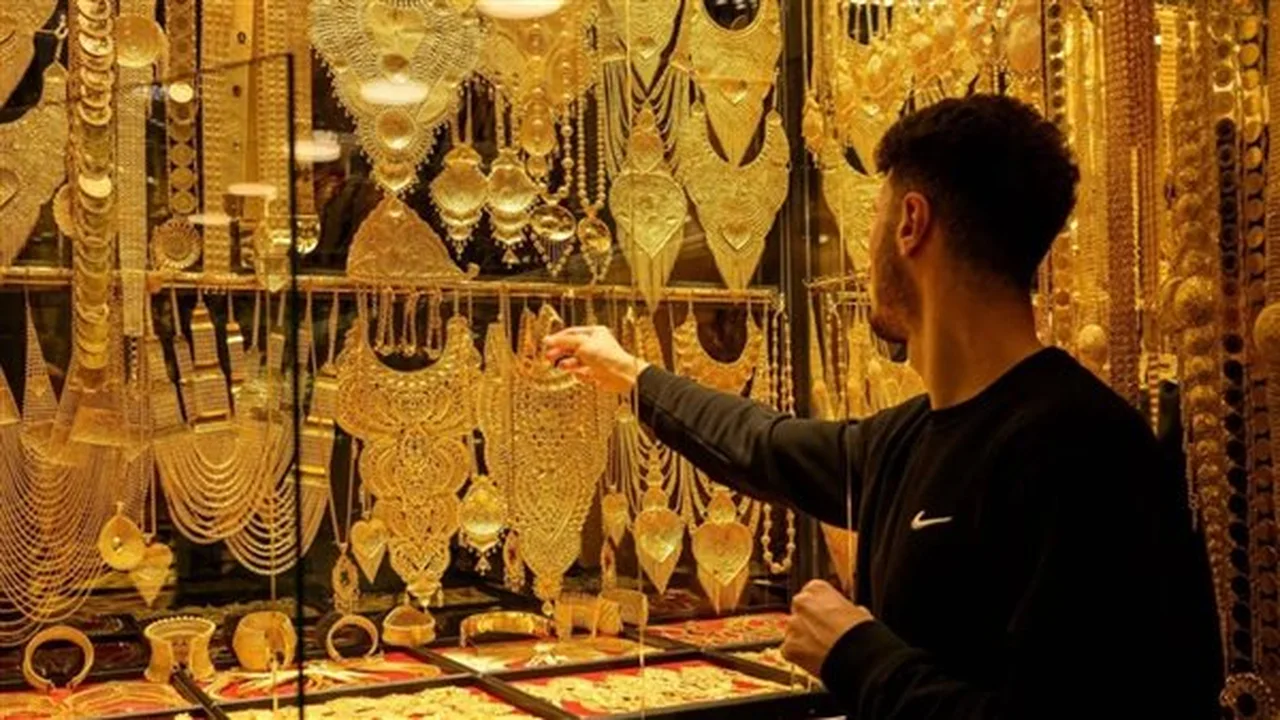 ارتفاع قياسي.. سعر جرام الذهب عيار 21 يسجل رقماً جديداً ببداية تعاملات الثلاثاء